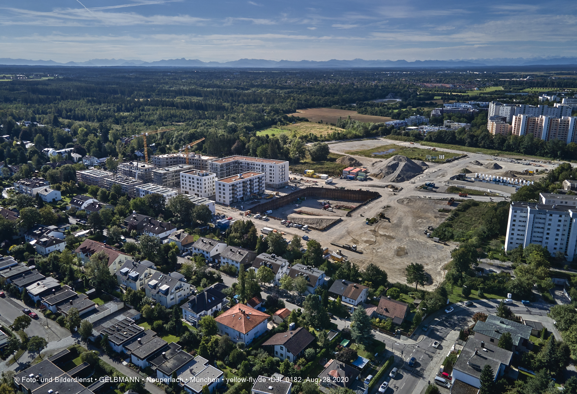 28.08.2020 - Alexisquartier und Niederalmstraße 16 in Neuperlach 28.08.2020 - Alexisquartier und Niederalmstraße 16 in Neuperlach